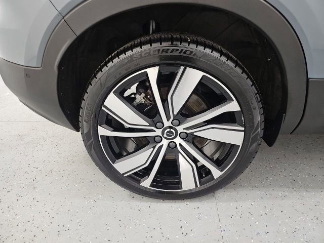 Used 2022 Volvo XC40 P8 Recharge Ultimate image 7