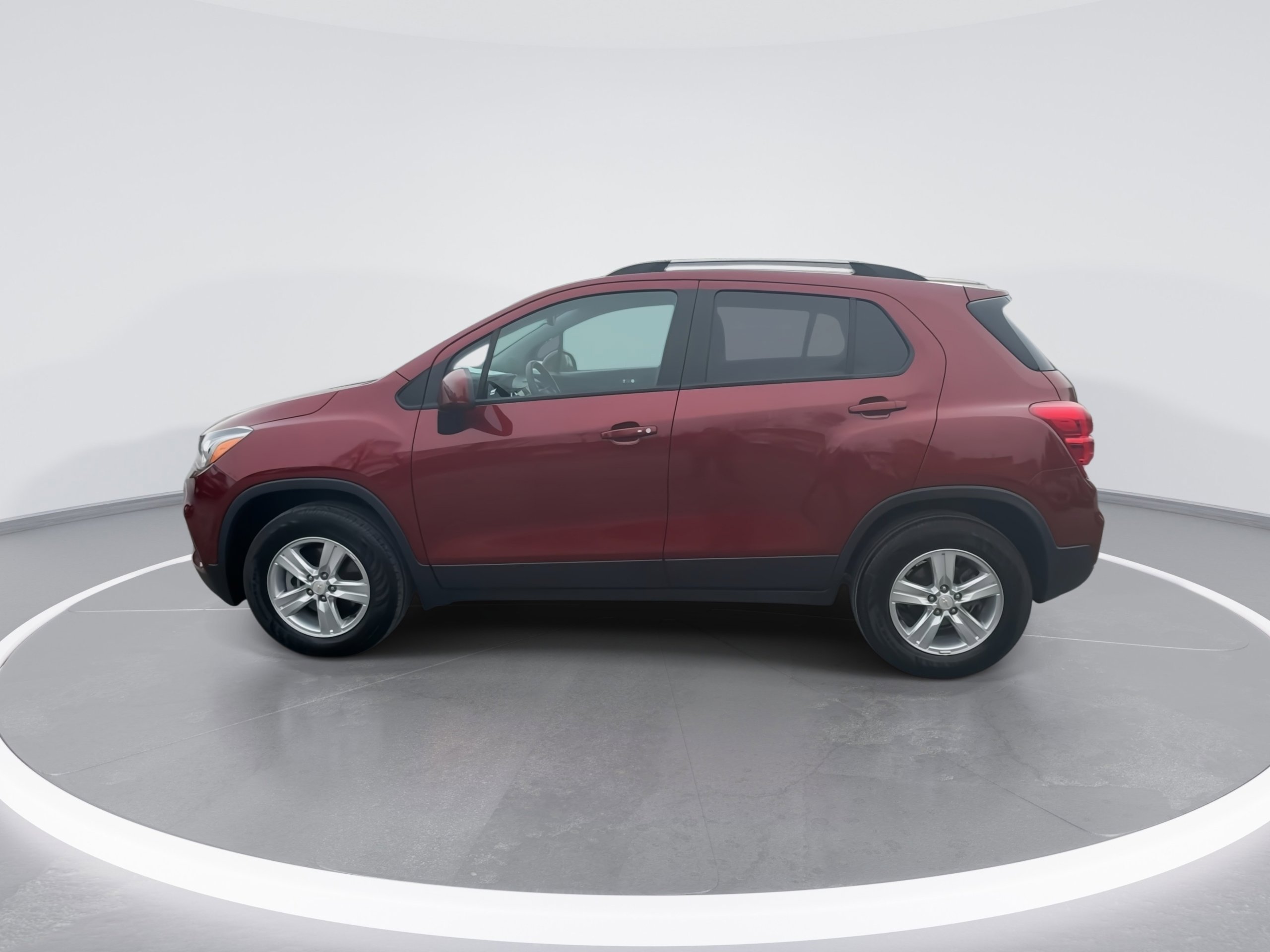Used 2022 Chevrolet Trax LT w/ LT Convenience Package image 5