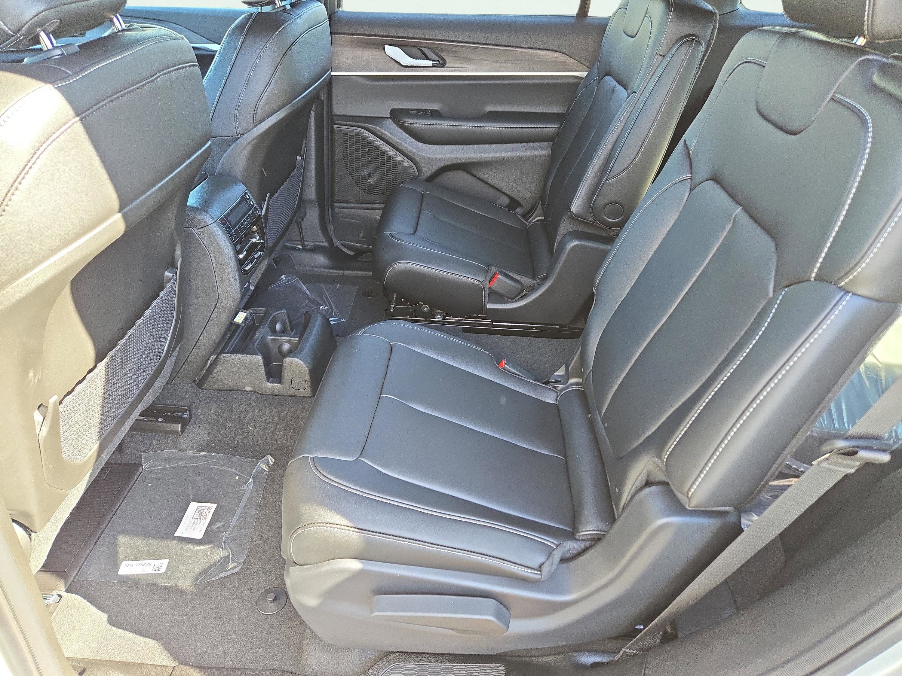 New 2025 Jeep Grand Cherokee L Limited image 17