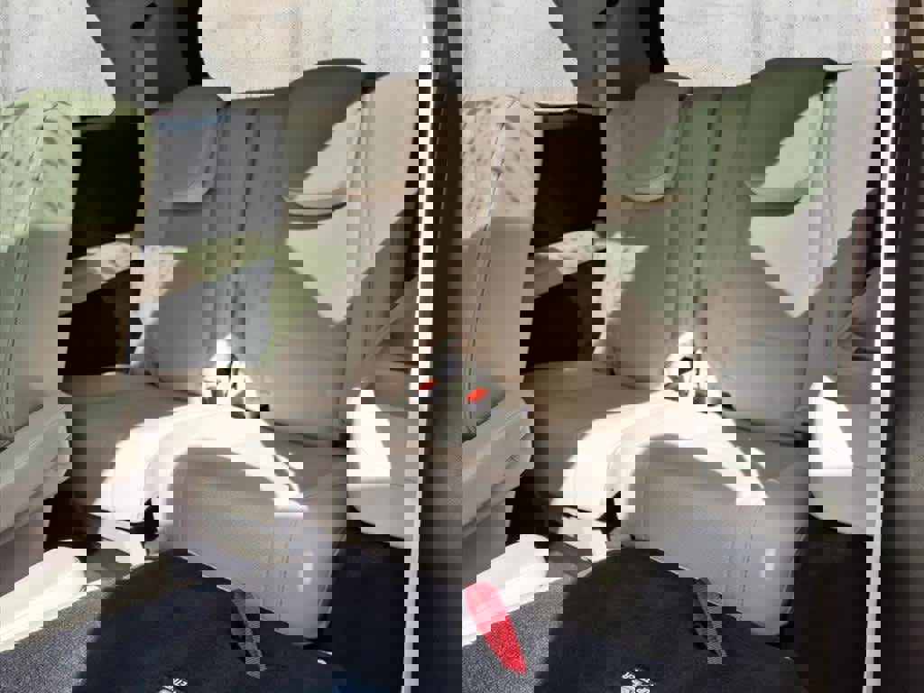 Used 2022 Mercedes-Benz GLS 450 4MATIC image 10