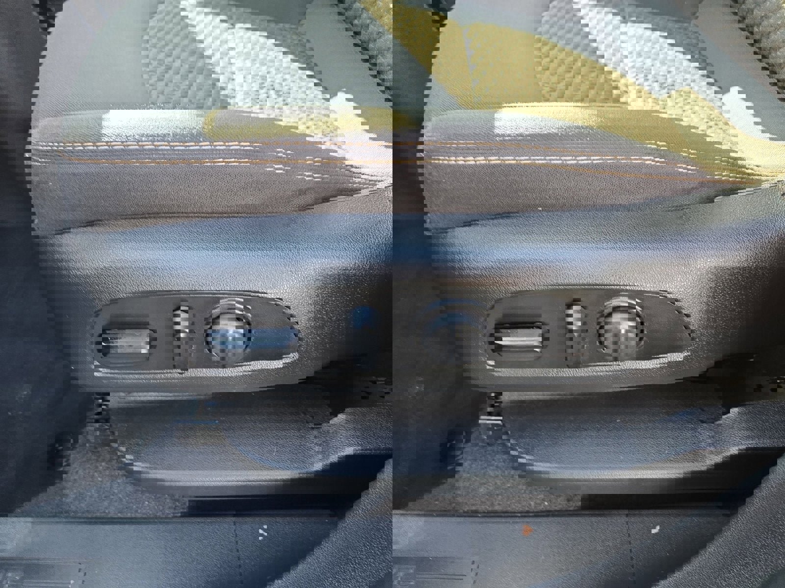 Used 2021 GMC Terrain SLE w/ Driver Convenience Package image 12