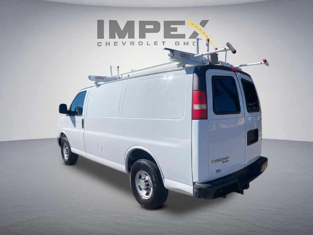Used 2014 Chevrolet Express 3500 RWD image 3