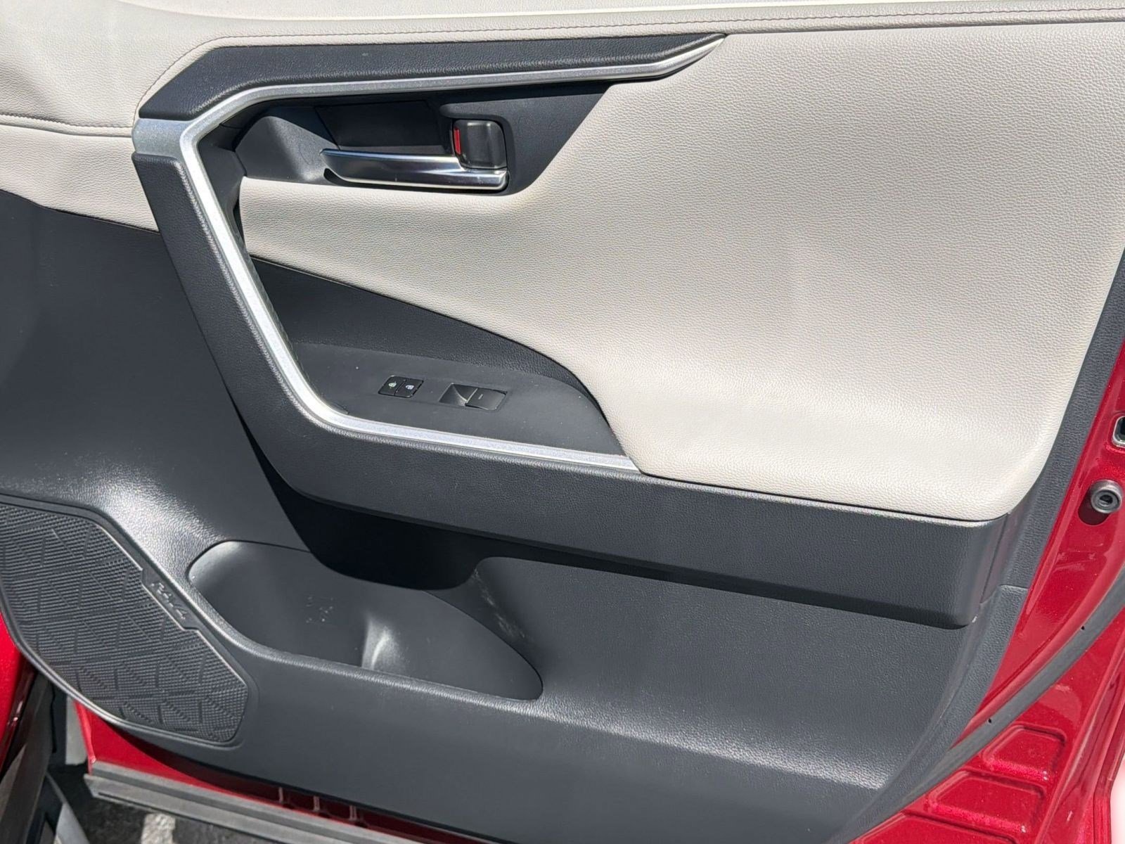 Used 2024 Toyota RAV4 Limited w/ Advanced Technology Package image 33