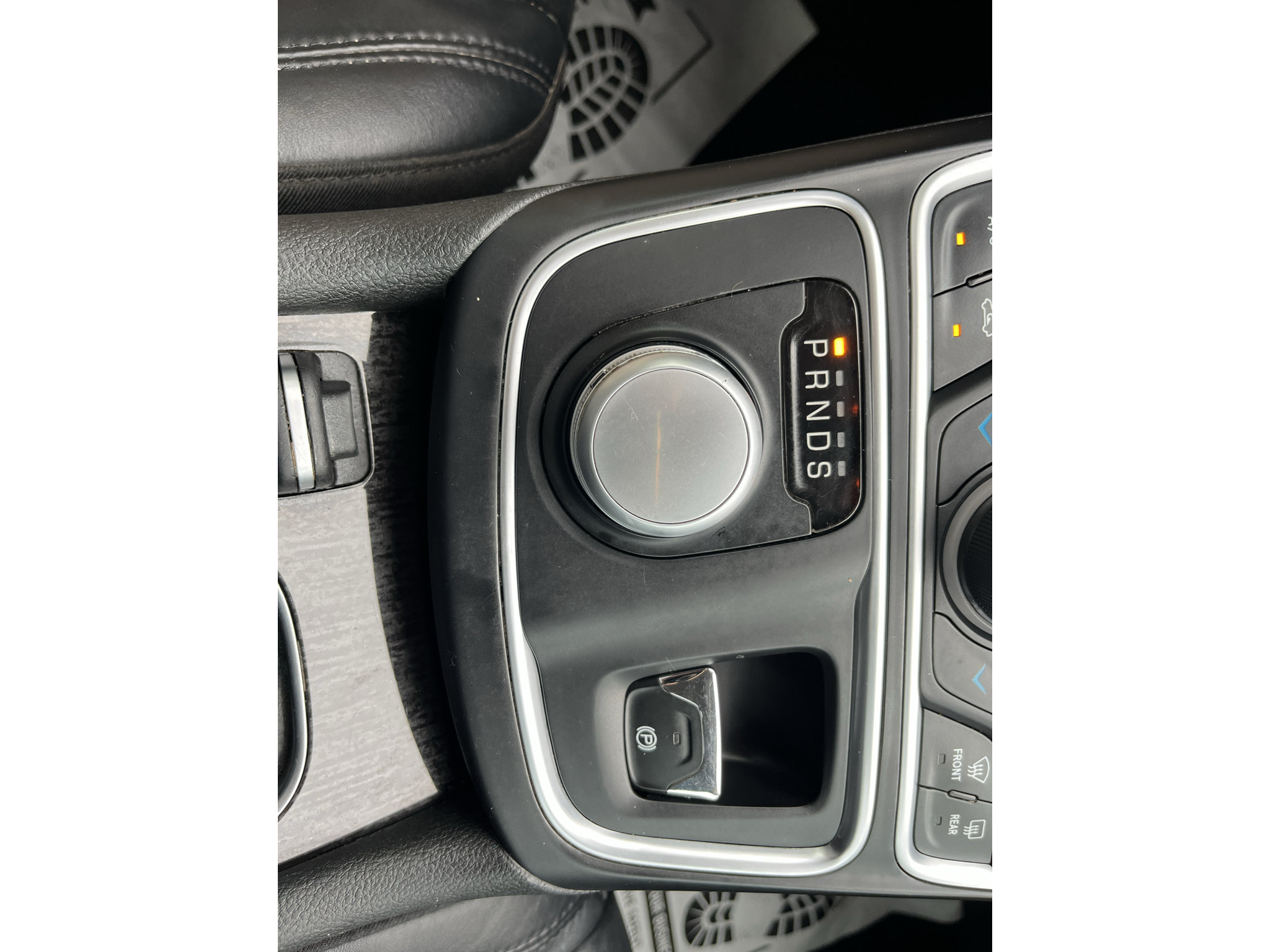 Used 2015 Chrysler 200 C FWD image 12