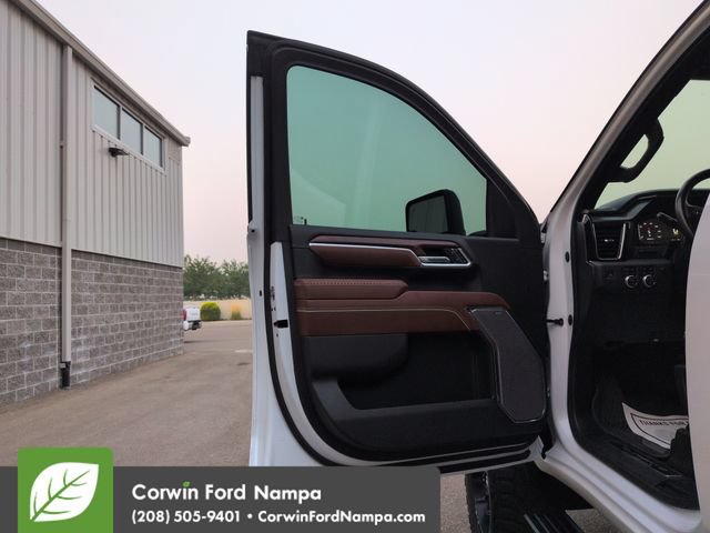 Used 2024 GMC Sierra 3500 Denali Ultimate AWD/4WD image 10