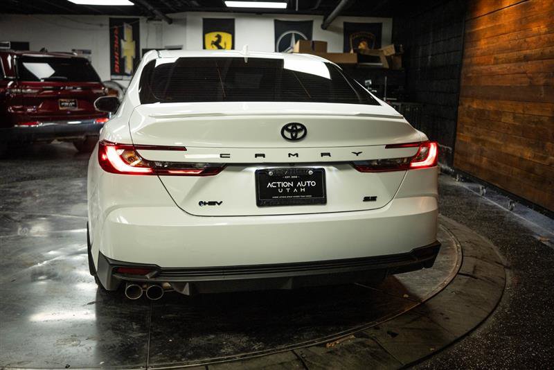 Used 2025 Toyota Camry SE w/ Convenience Package image 6