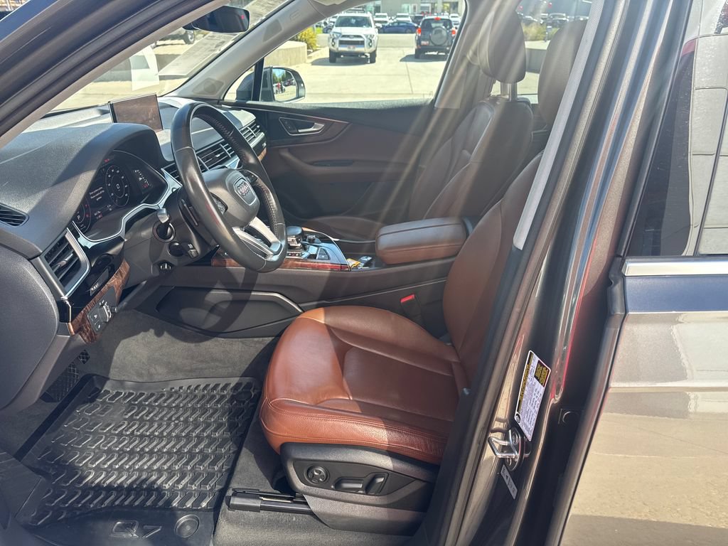 Used 2019 Audi Q7 3.0T Premium Plus w/ Premium Plus Package AWD/4WD image 9