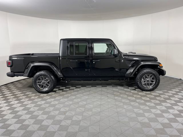 New 2026 Jeep Gladiator Sport AWD/4WD image 4