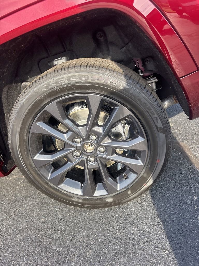 New 2026 Jeep Grand Cherokee L Limited AWD/4WD image 7