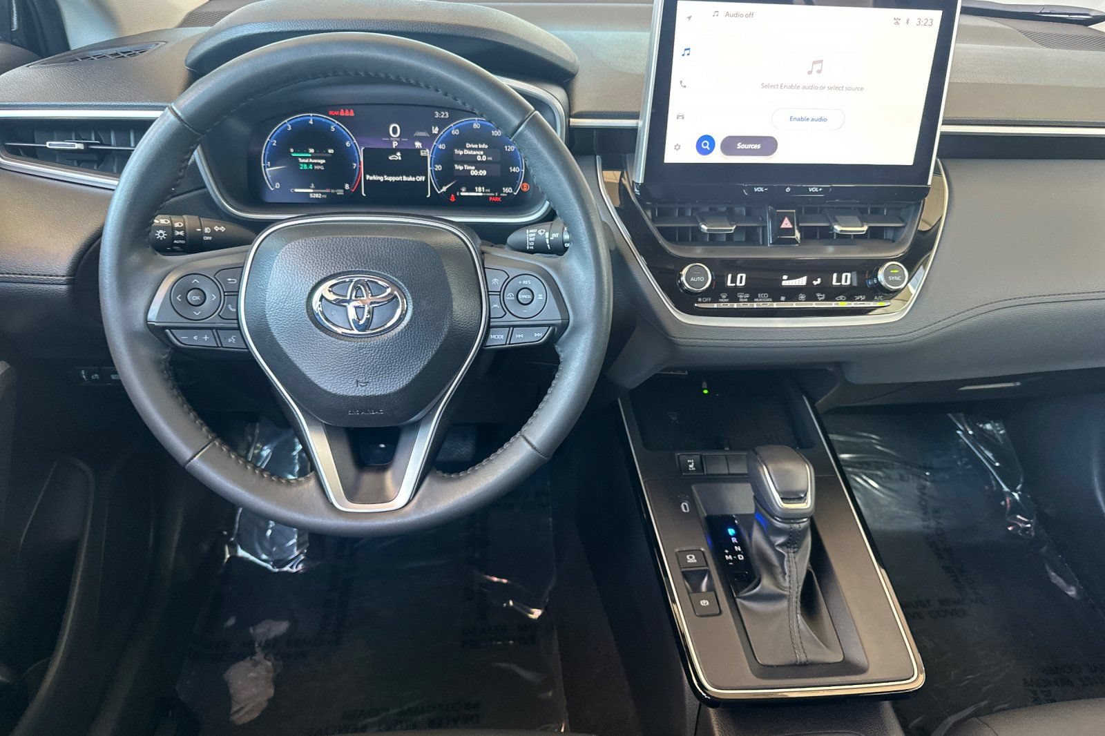 Used 2026 Toyota Corolla Cross XLE w/ Convenience Package FWD image 17