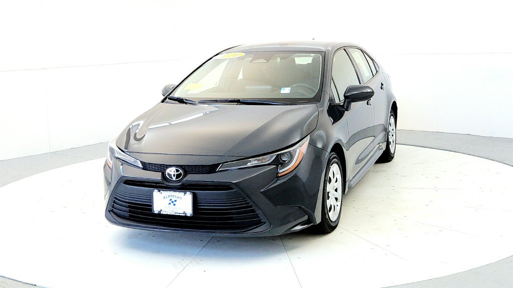 Used 2024 Toyota Corolla LE FWD image 2