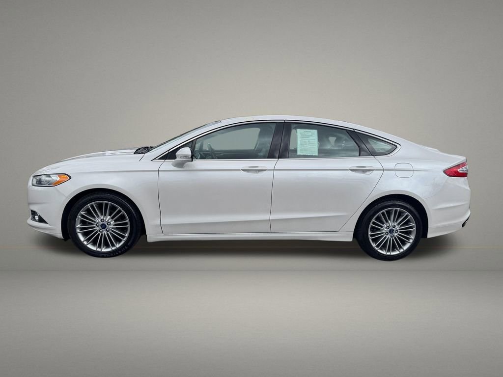 Used 2015 Ford Fusion SE w/ Equipment Group 202A FWD image 2