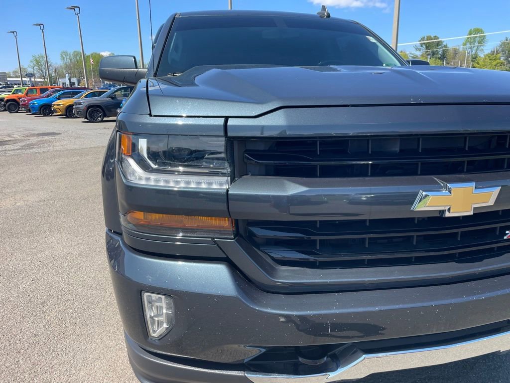 Used 2018 Chevrolet Silverado 1500 LT w/ All Star Edition AWD/4WD image 18