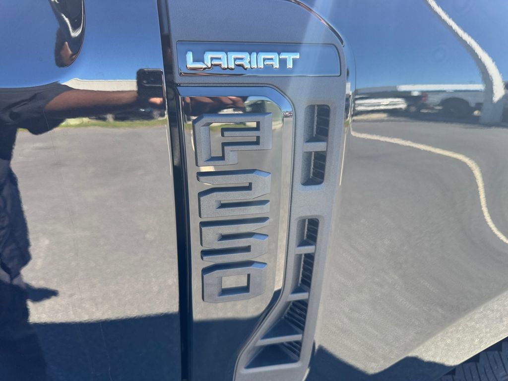 New 2026 Ford F250 Lariat w/ Black Appearance Package AWD/4WD image 19