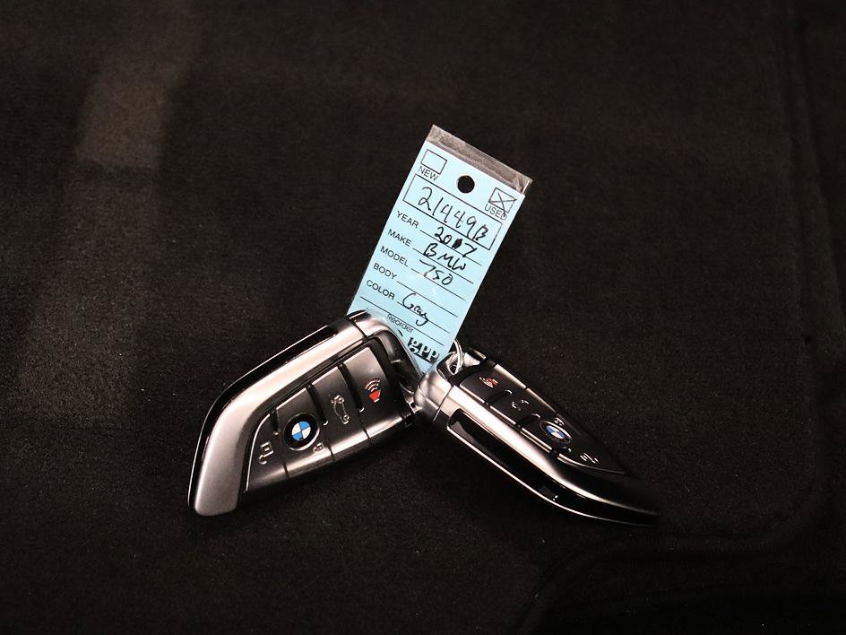 Used 2017 BMW 750i RWD image 56