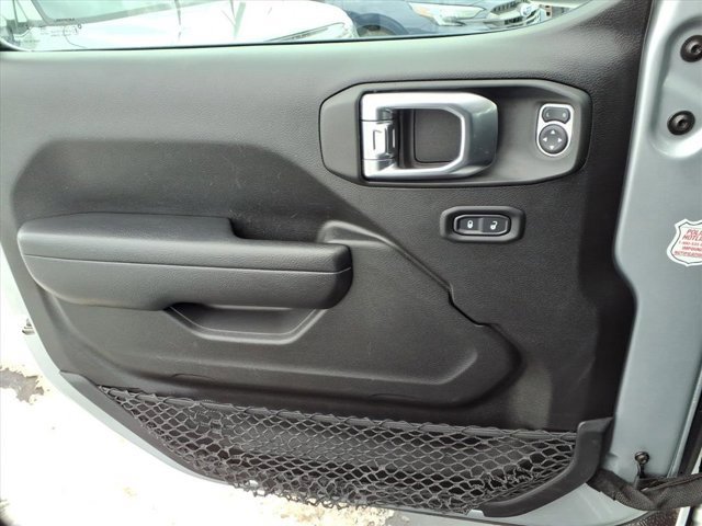 Used 2023 Jeep Gladiator Sport image 22