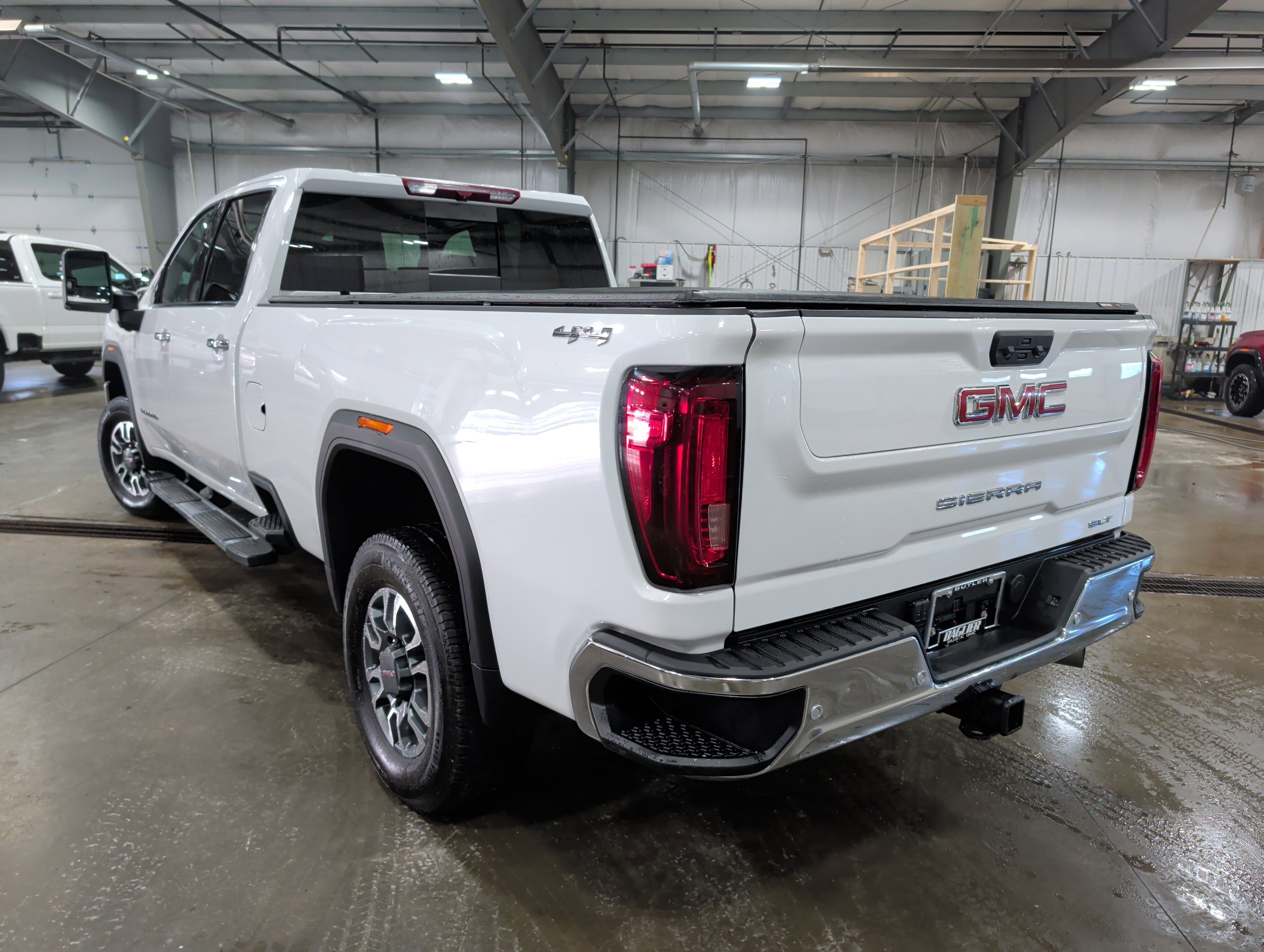 Used 2023 GMC Sierra 3500 SLT w/ SLT Preferred Package image 4