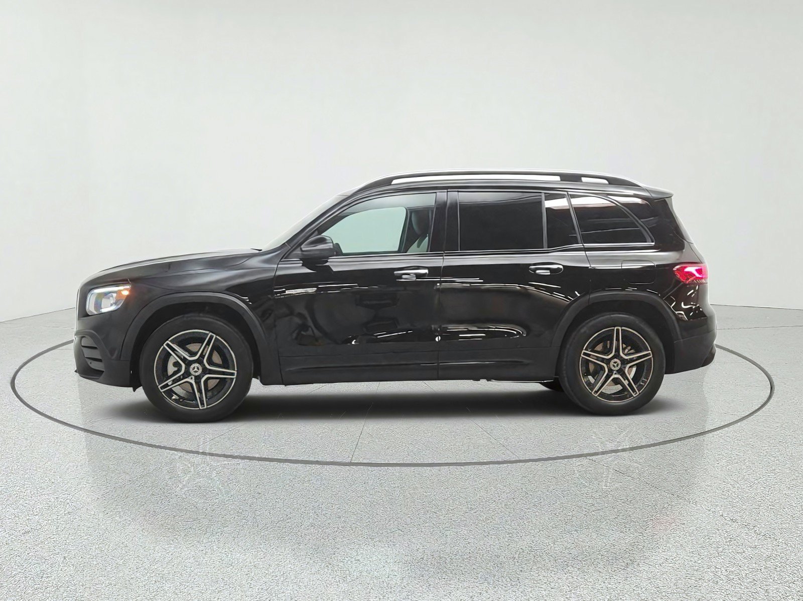 Used 2023 Mercedes-Benz GLB 250 image 8
