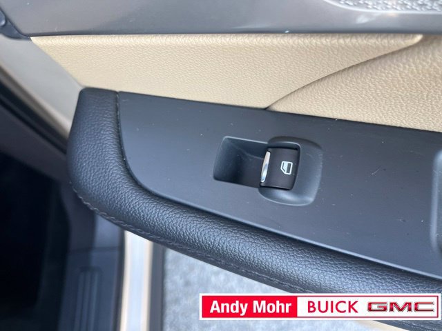 Used 2017 Ford Explorer XLT w/ Equipment Group 201A FWD image 38