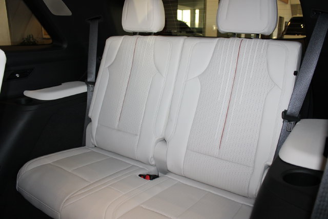 New 2027 Cadillac Vistiq Luxury AWD/4WD image 10