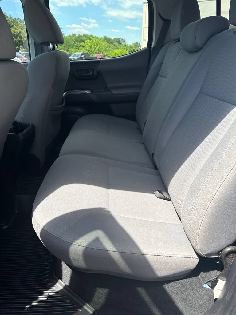 Used 2019 Toyota Tacoma SR5 AWD/4WD image 18
