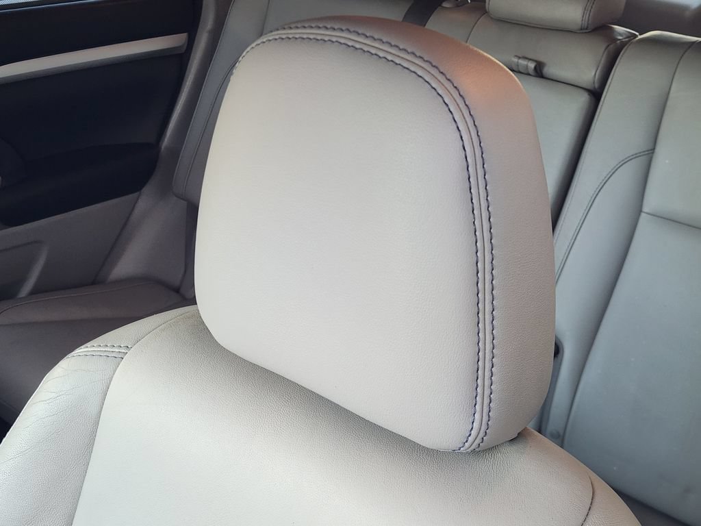 Used 2016 Toyota Highlander XLE FWD image 24