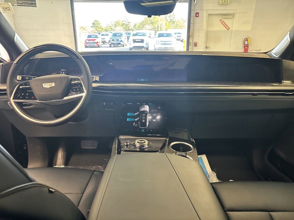 New 2025 Cadillac Escalade IQ Sport 2 w/ LPO, ONYX Package image 33