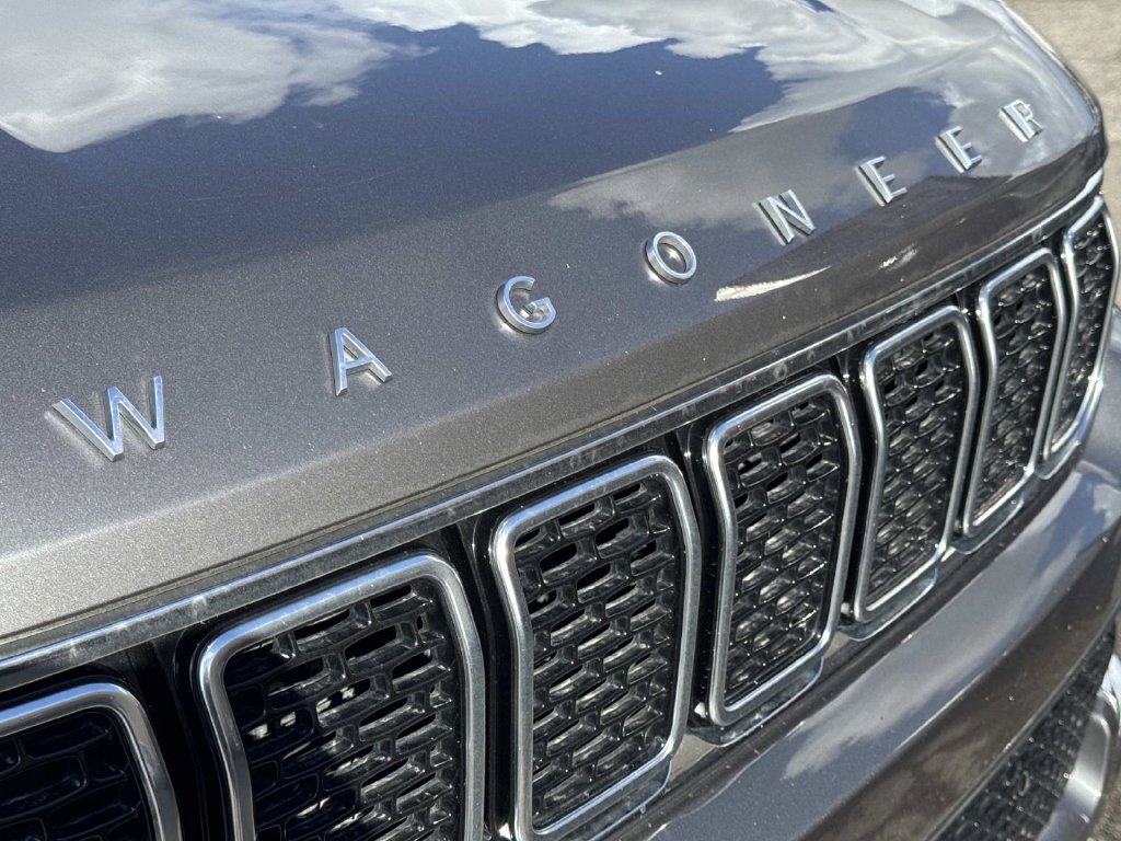 Used 2024 Jeep Wagoneer Series II RWD image 5