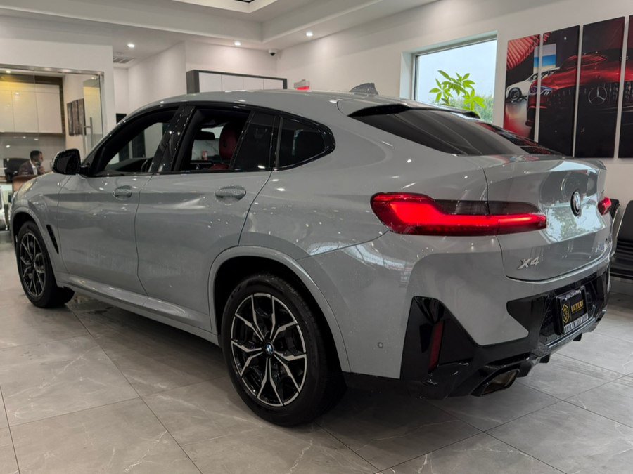 Used 2023 BMW X4 xDrive30i w/ M Sport Package AWD/4WD image 6