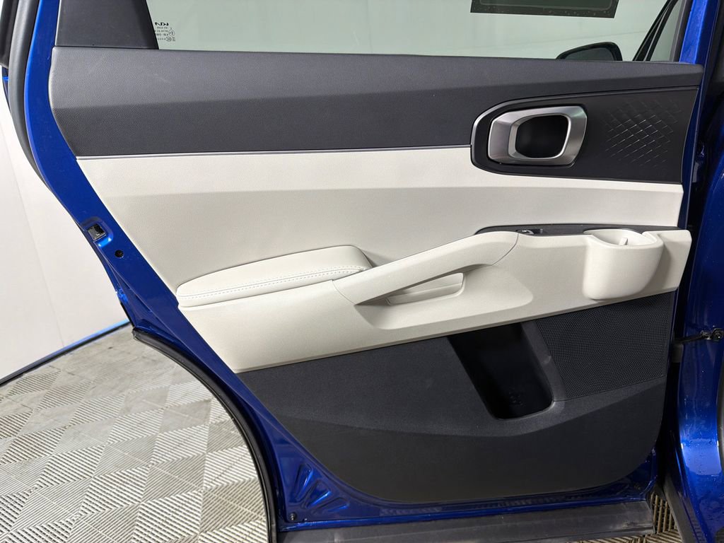 Used 2023 Kia Sorento S w/ Panoramic Sunroof Package FWD image 23