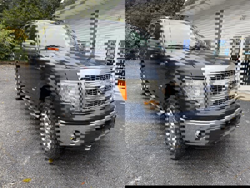 Used 2013 Ford F150 XLT w/ Luxury Equipment Group image 2