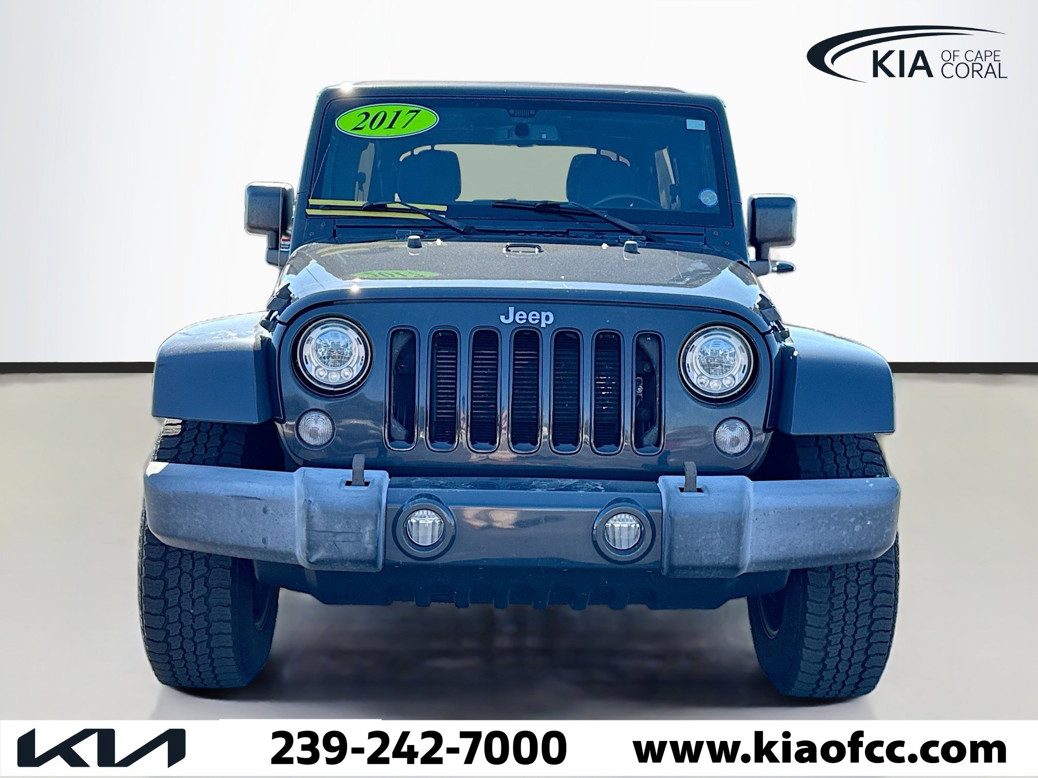 Used 2017 Jeep Wrangler Unlimited Sahara w/ Connectivity Group image 8