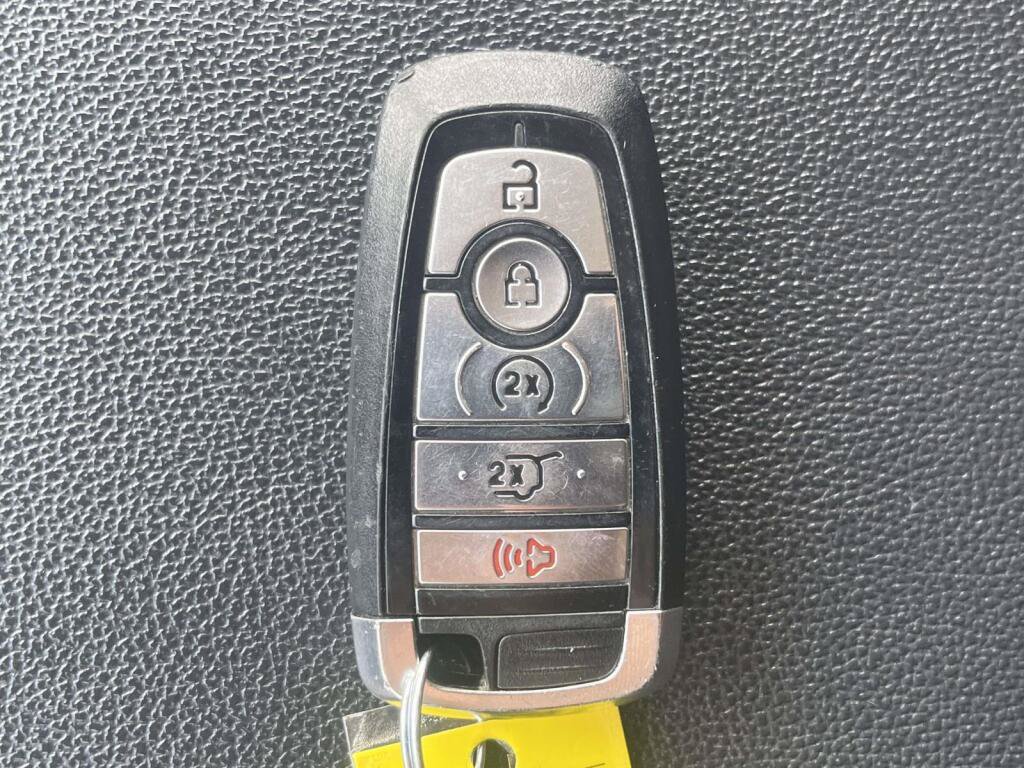 Used 2024 Ford Expedition XLT AWD/4WD image 4