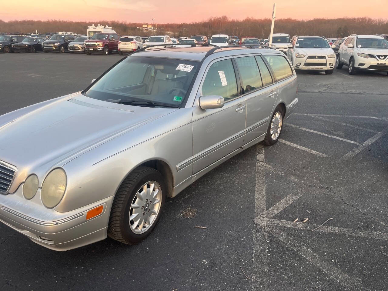 Used 2001 Mercedes-Benz E 320 E 320 4MATIC AWD 4dr Wagon image 4
