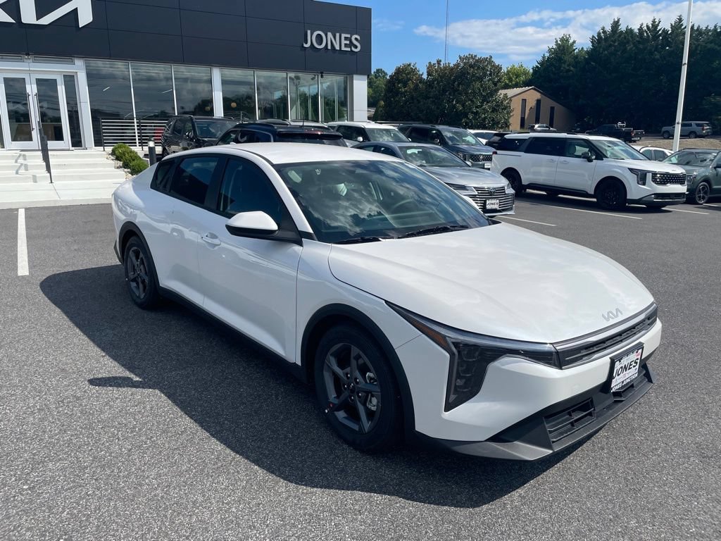New 2026 Kia K4 FWD image 2