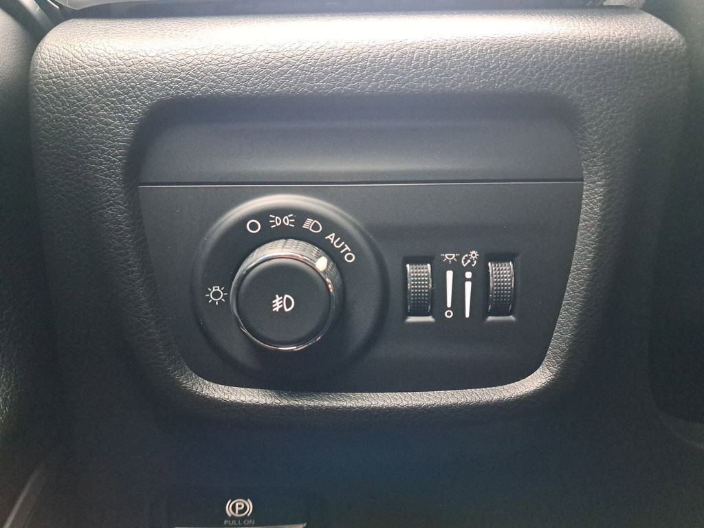 New 2025 Jeep Grand Cherokee L Limited w/ Luxury Tech Group II image 24