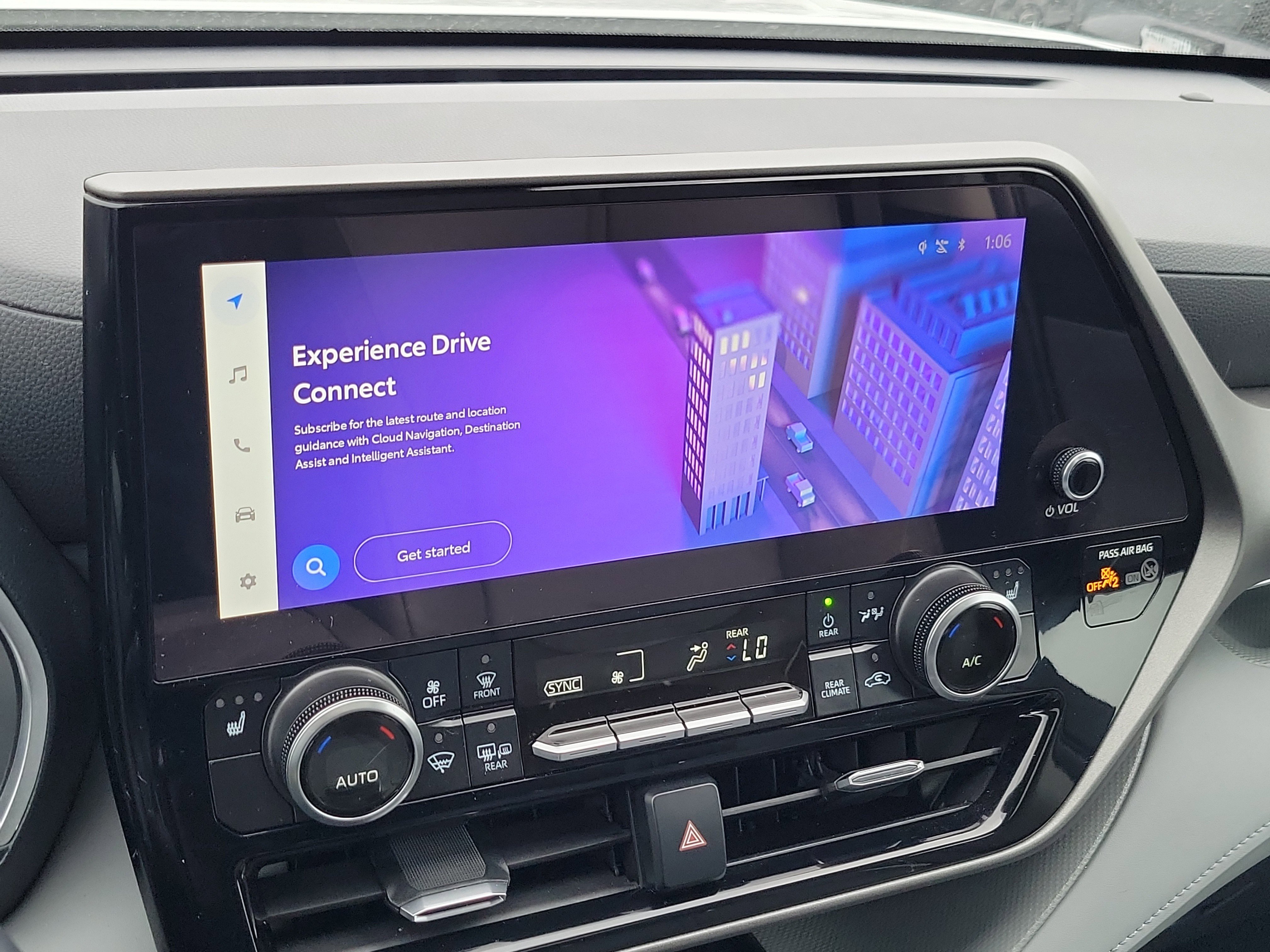 Certified 2025 Toyota Highlander XLE image 28