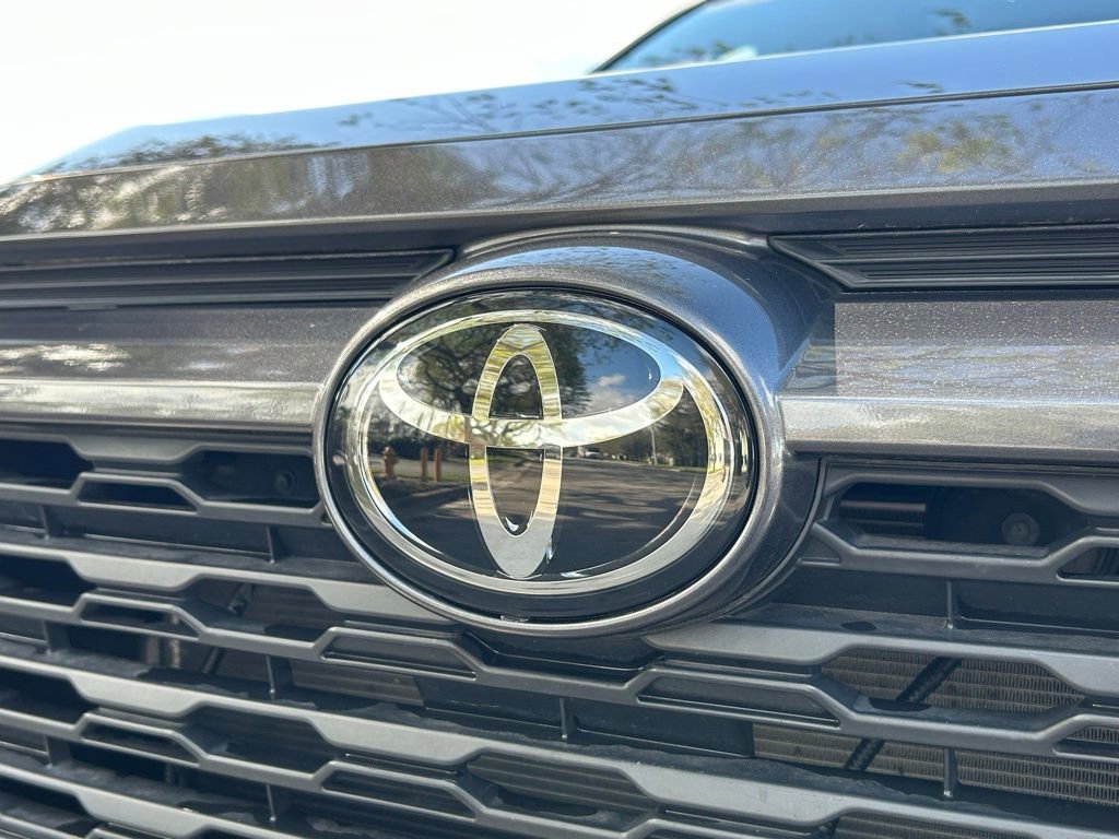 Used 2023 Toyota RAV4 XLE Premium image 28