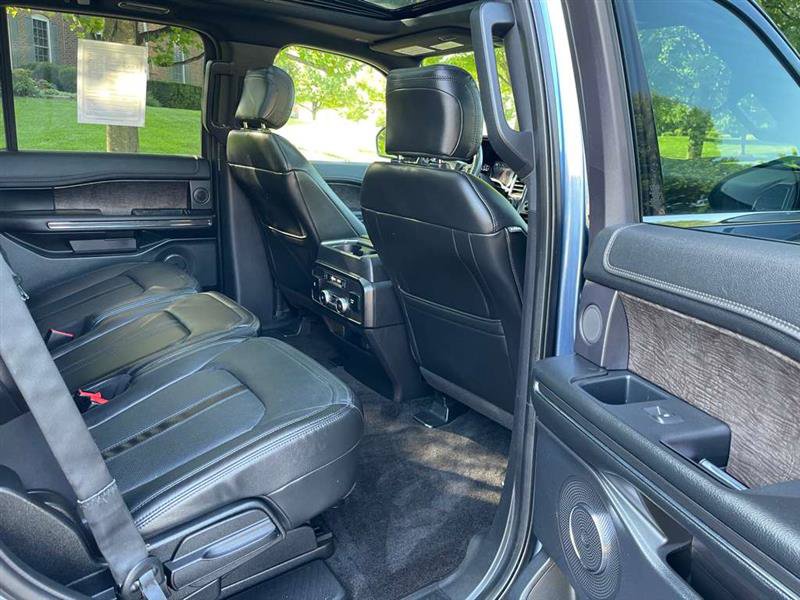 Used 2018 Ford Expedition Limited w/ Equipment Group 302A AWD/4WD image 86