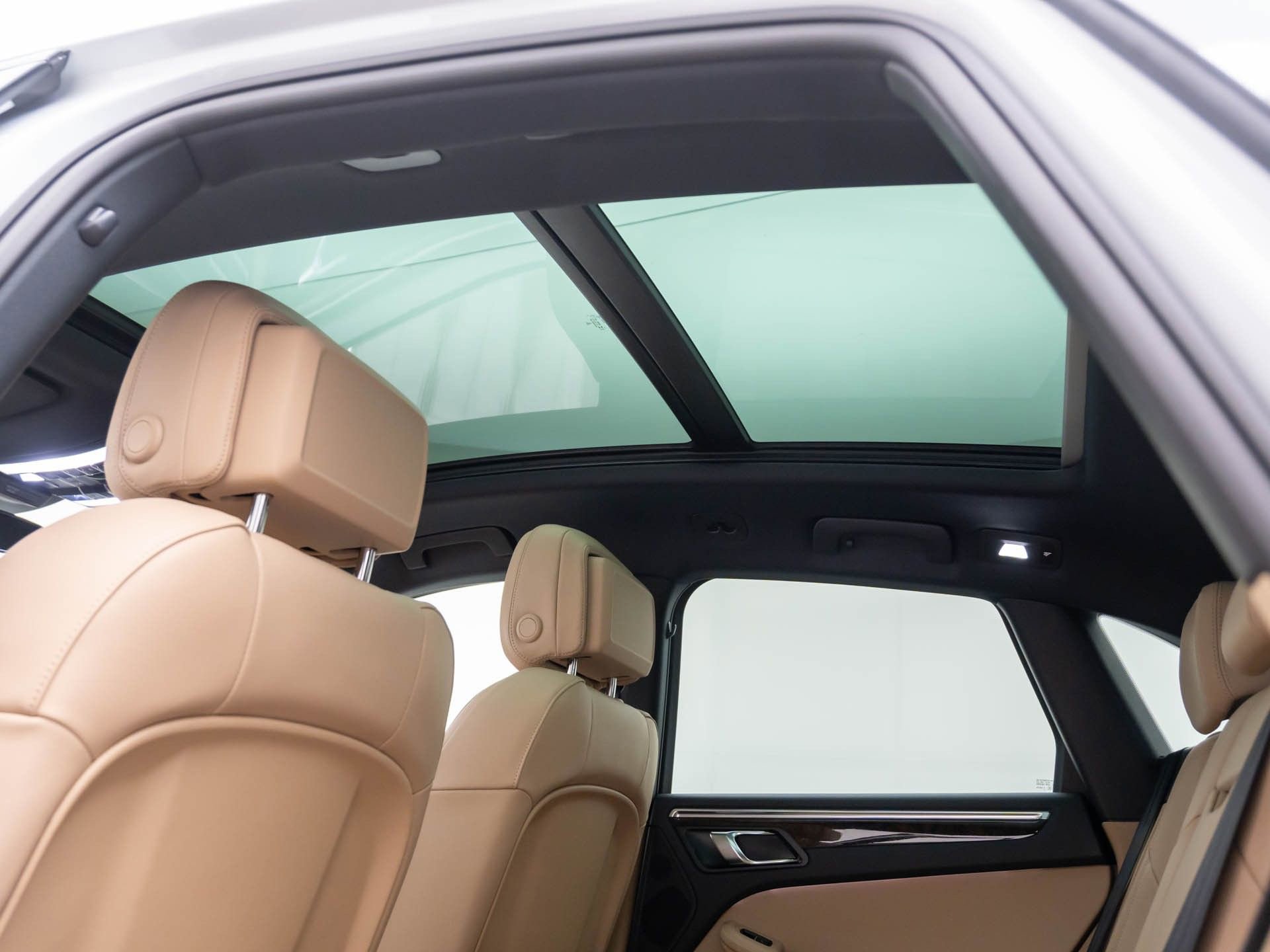 New 2026 Porsche Macan S image 18