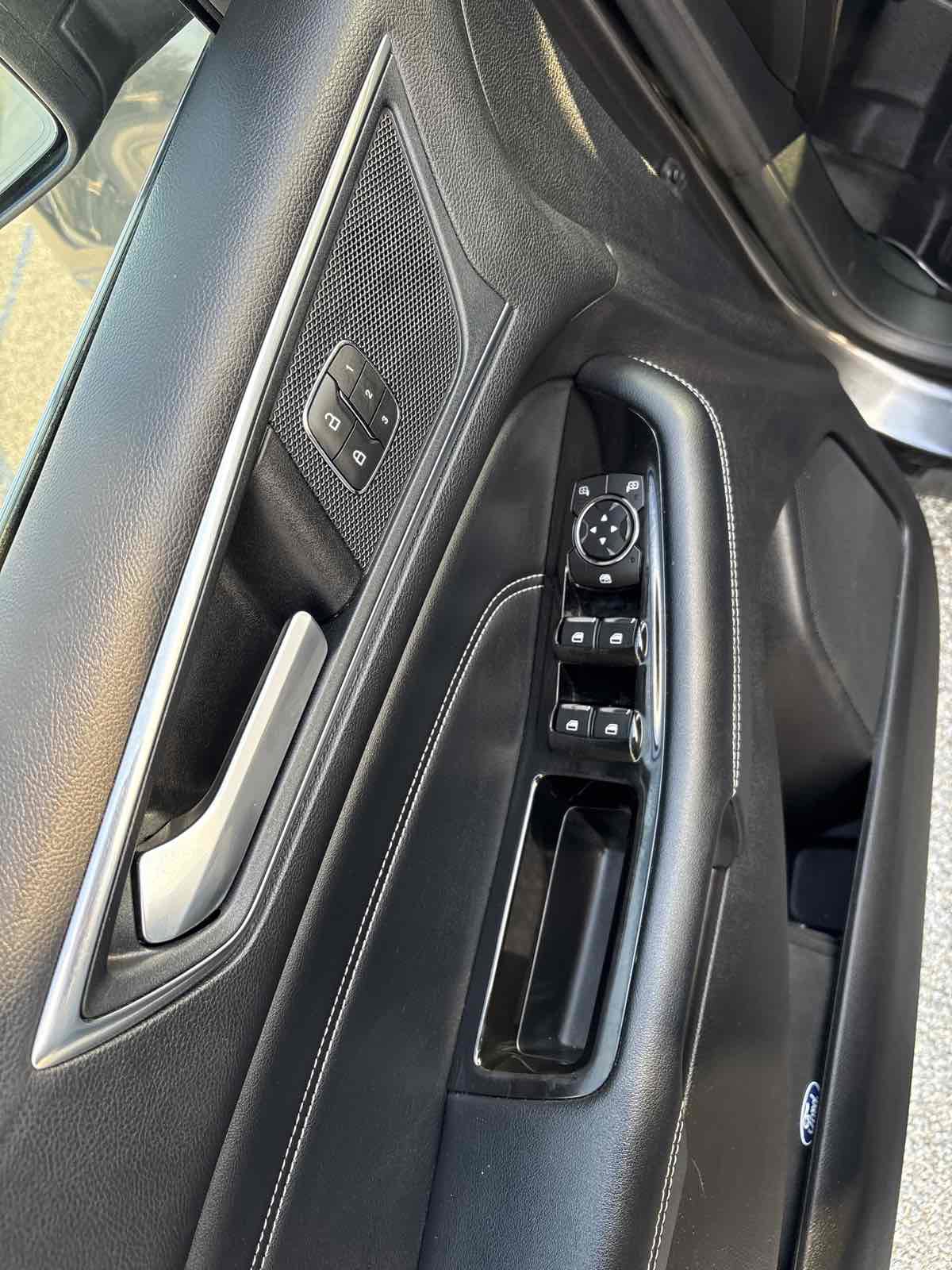 Used 2018 Ford Edge Titanium w/ Equipment Group 302A image 8