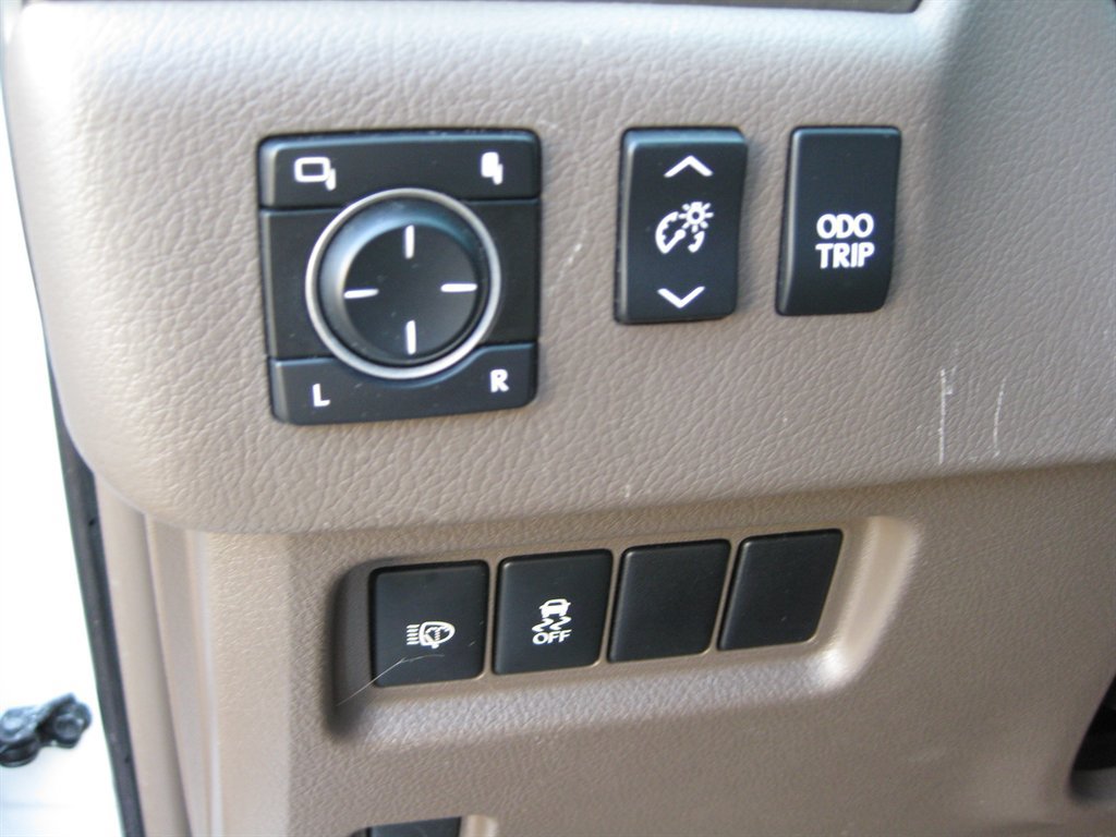 Used 2014 Lexus GX 460 w/ Premium Package AWD/4WD image 16