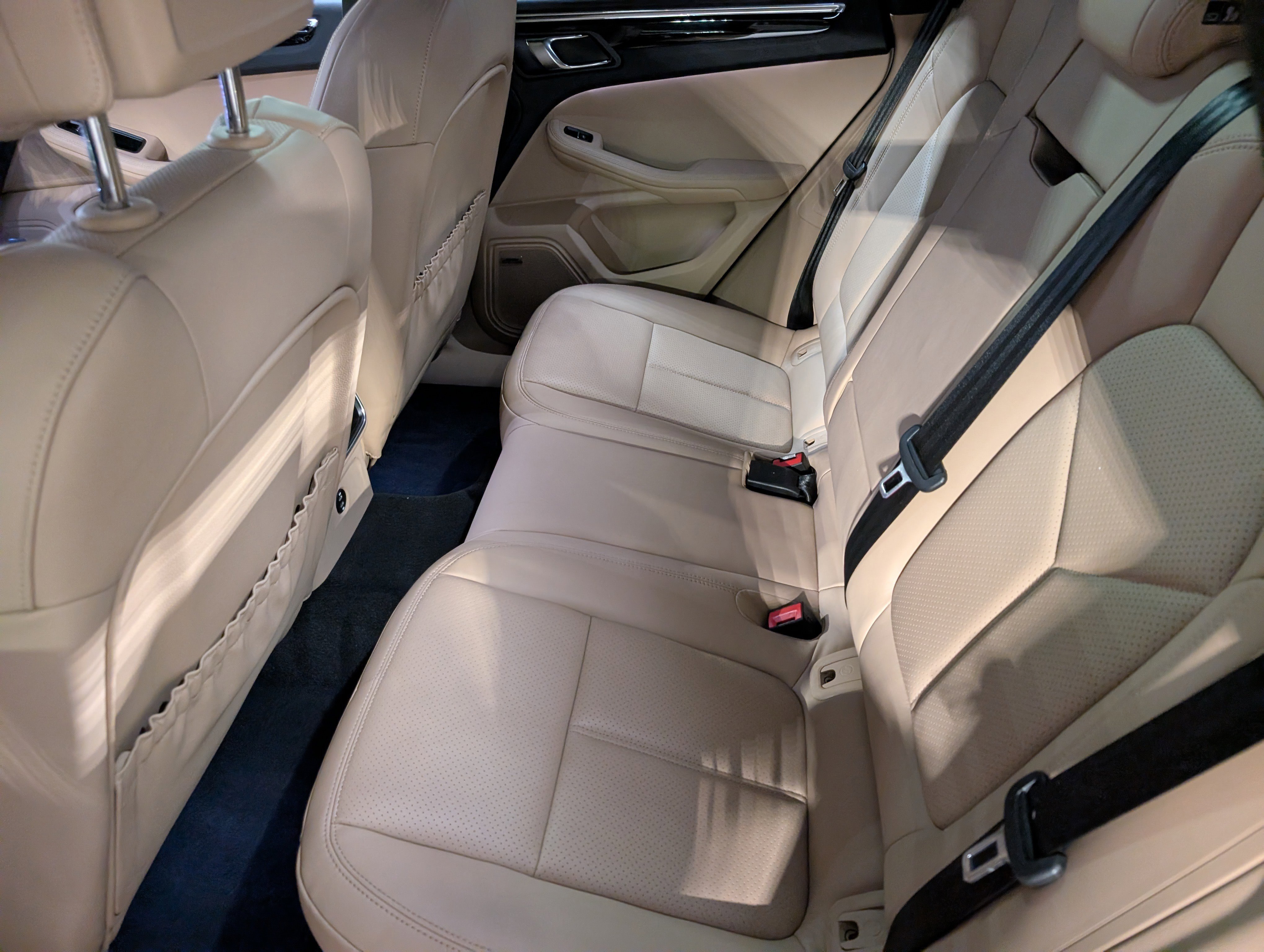 Certified 2025 Porsche Macan image 22