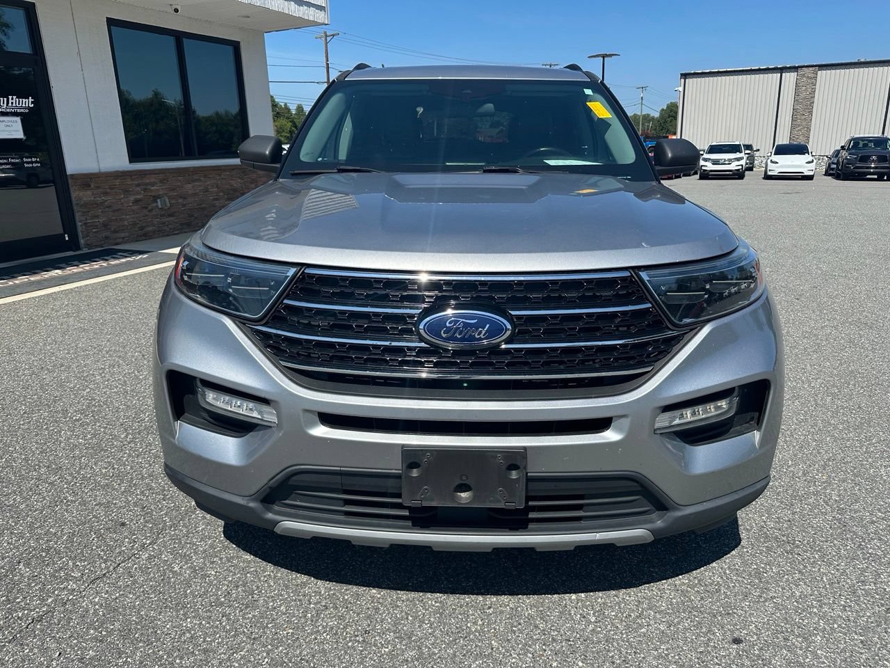 Used 2020 Ford Explorer XLT w/ Equipment Group 202A AWD/4WD image 10