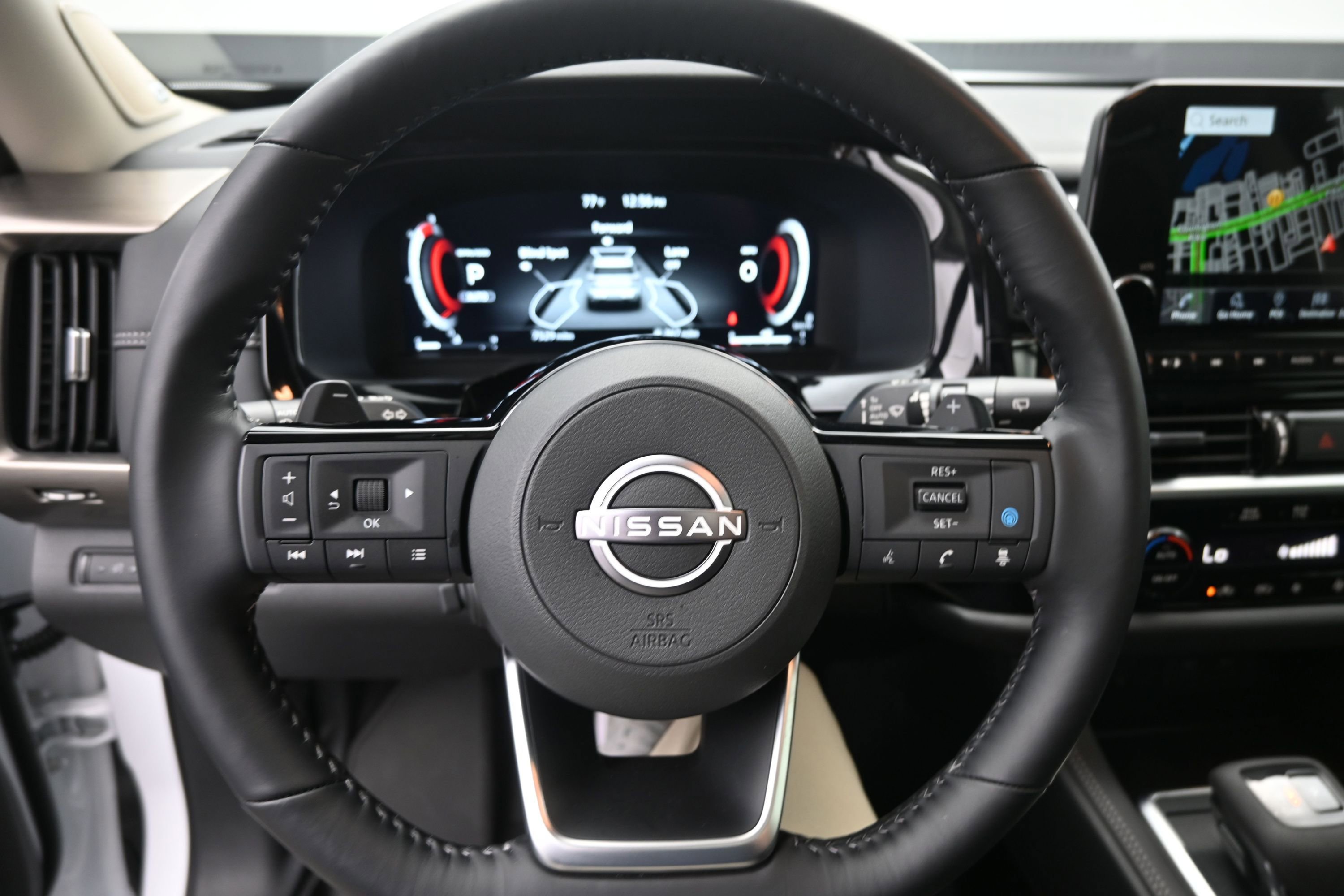 Certified 2025 Nissan Pathfinder Platinum AWD/4WD image 14