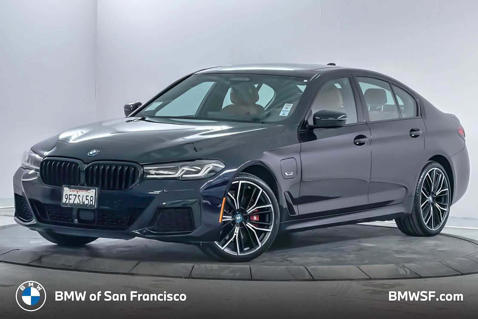 Used 2023 BMW 530e w/ M Sport Package image 1