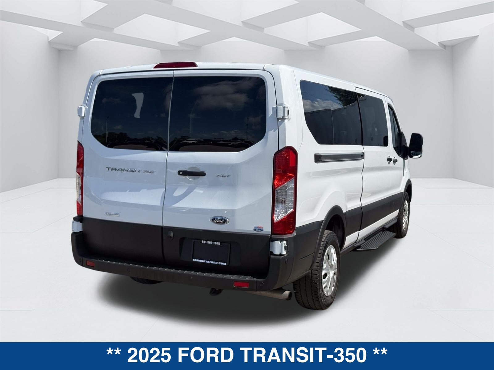 Used 2025 Ford Transit 350 XLT RWD image 4