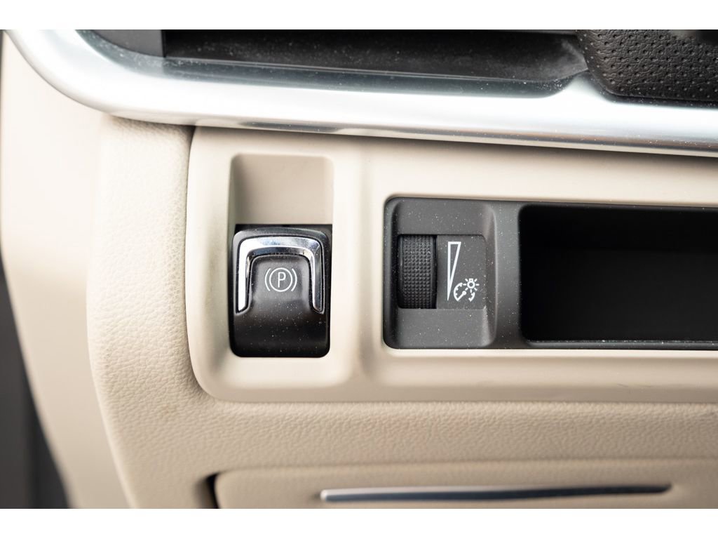 Used 2019 Cadillac XTS Luxury image 24