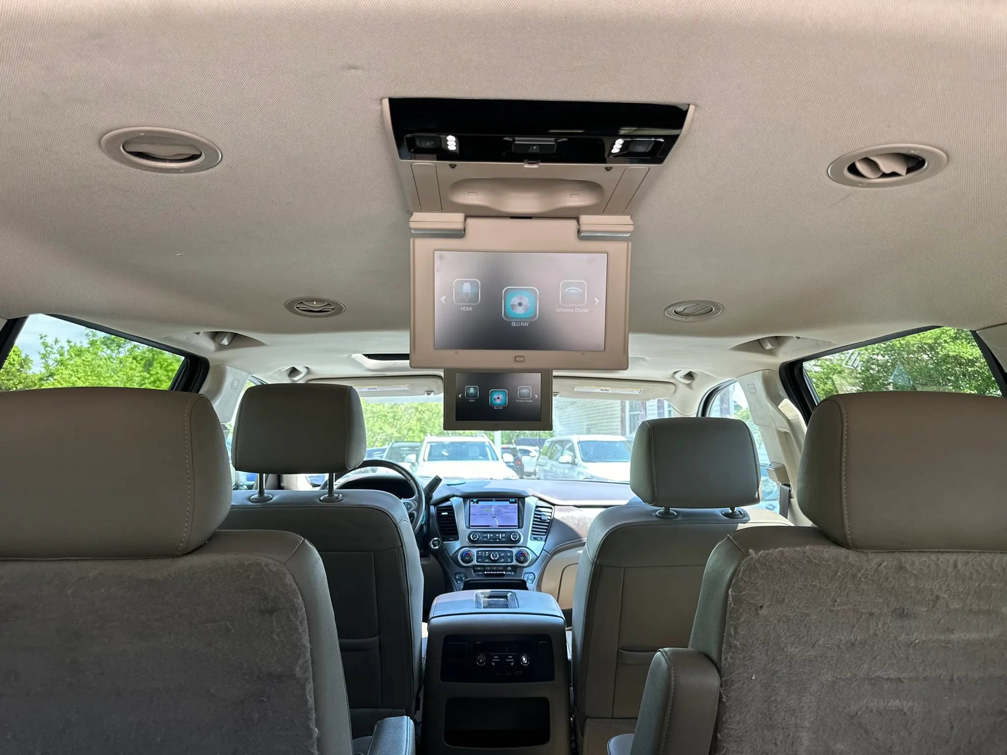 Used 2020 Chevrolet Suburban Premier AWD/4WD image 36