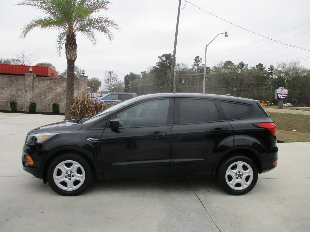 Used 2019 Ford Escape S image 13